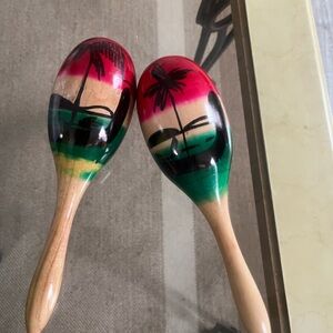 Tropical Palm Tree Maracas - Multicolor